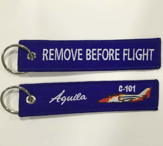 Llavero tela Remove Before Flight Patrulla Águila C-101 azul